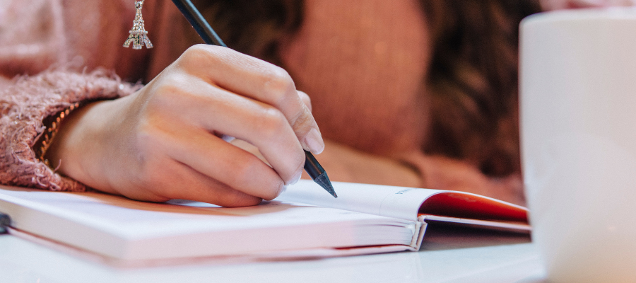 Como melhorar a escrita em português: dicas para textos mais claros e coesos